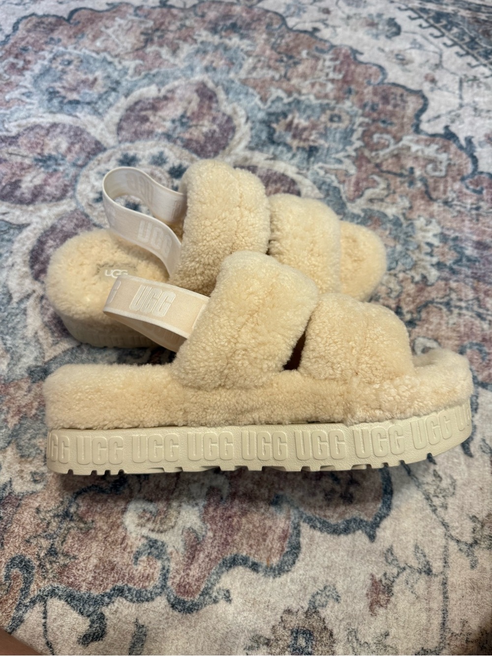 UGG Fluff Yeah Shearling Platform Sandals Cream Size 10
